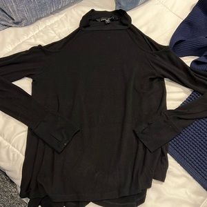 Cold shoulder halter style woven top black size small